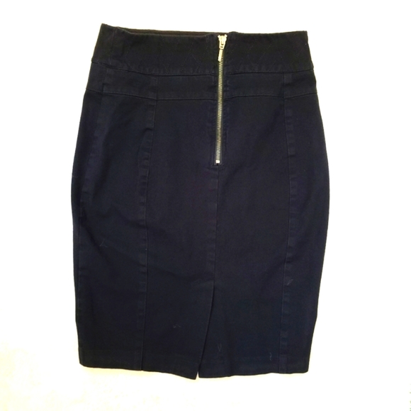 Size 1 Black Dynamite Pencil Skirt - Picture 4 of 4